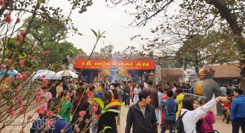 8 giờ trước khi phát ấn, lối vào đền Trần Nam Định vẫn thông thoáng ảnh 8